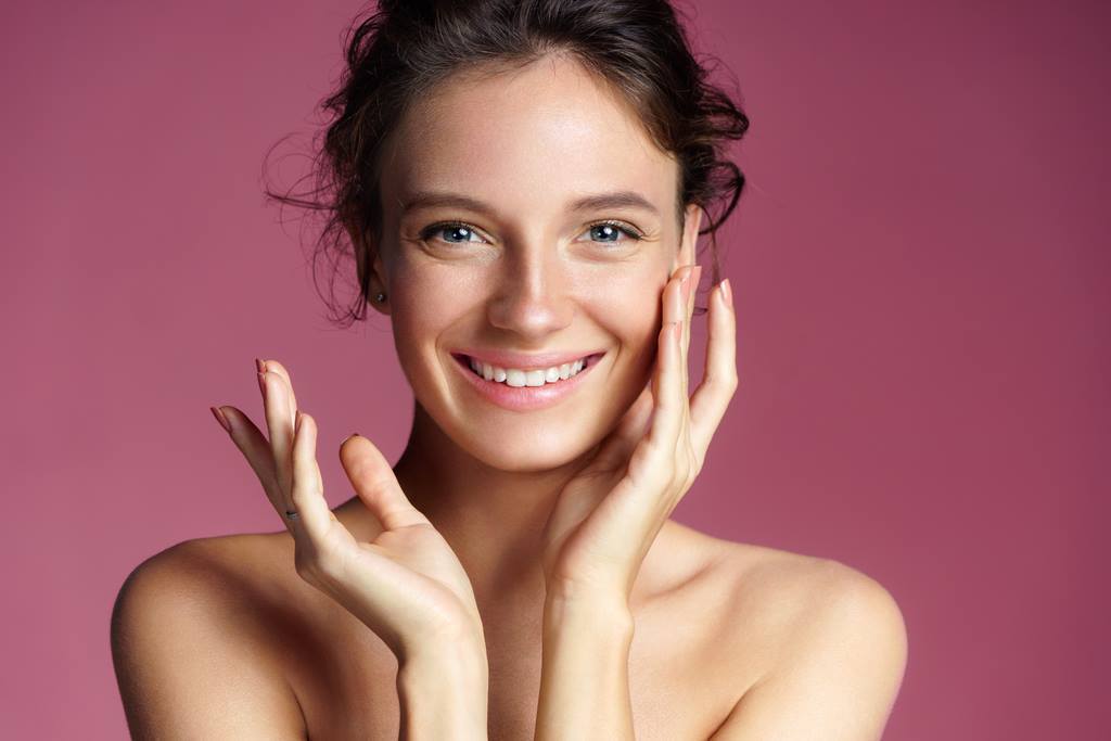 4 Unexpected Ways To Get Naturally Glowing Skin Now
